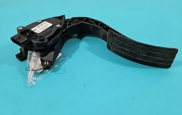 Renault Clio IV Accelerator throttle pedal 6PV009978-07 IMPRK1472775