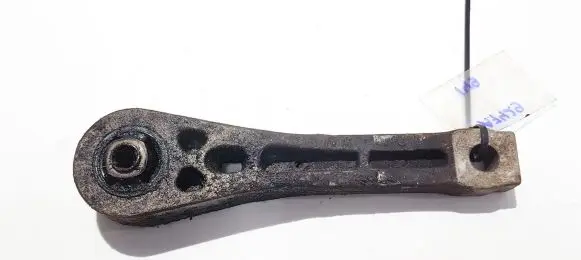 Engine mount bracket