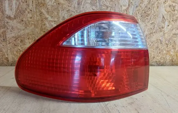 Mazda 626 Rear/tail lights 22061922L