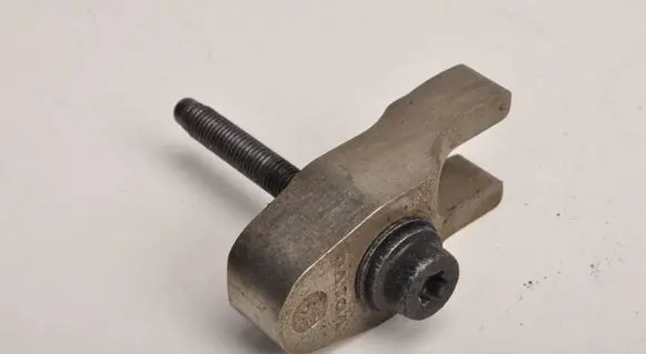 Volvo V60 Fuel Injector clamp holder 