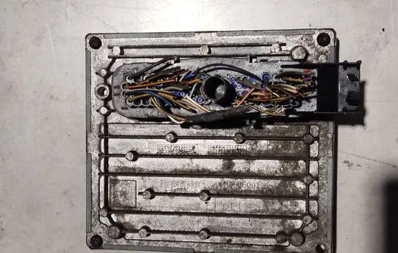 Ford Focus Engine control unit/module 5m5112a650fg 5m51-12a650-fg