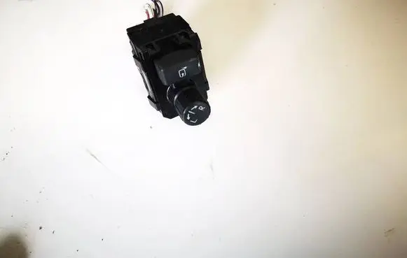 Subaru Legacy Wing mirror switch 83061aj000