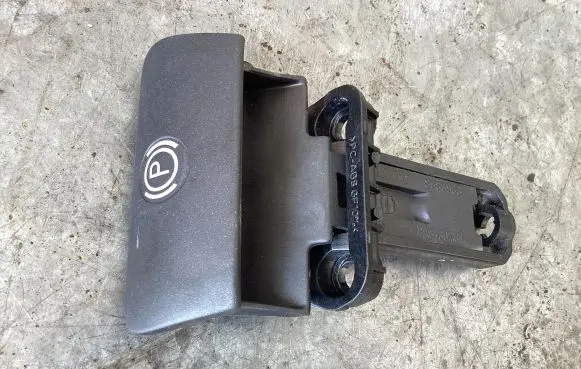 Volvo XC90 Hand brake release handle 8683963