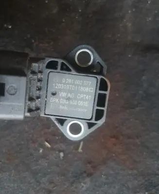 Volkswagen Polo V 6R Air pressure sensor 03G906051E
