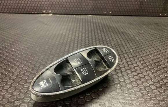 Mercedes-Benz E W211 Electric window control switch A2118219951 1570409006
