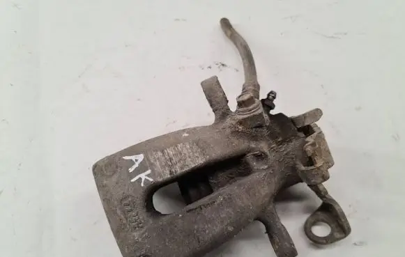 Opel Zafira B Rear brake caliper