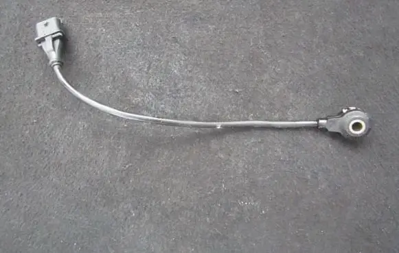 Opel Vectra B Detonation knock sensor 5WK96063 90536392