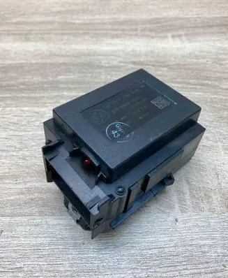Volkswagen PASSAT B6 Ignition lock 3C0905843M 33303301
