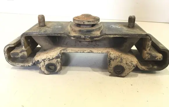 Mitsubishi L200 Gearbox mount
