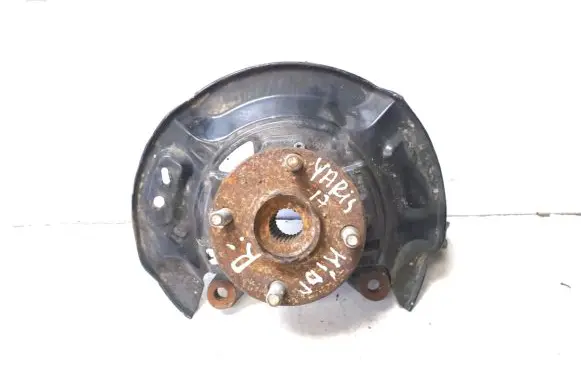 Toyota Yaris Front wheel hub 400561
