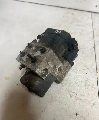 Audi A4 S4 B5 8D ABS Pump 8E0614111AB