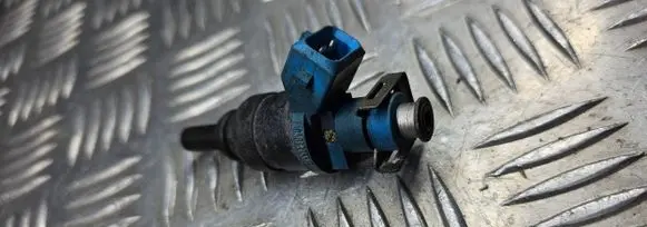 Volkswagen Golf IV Fuel injector 058133551F