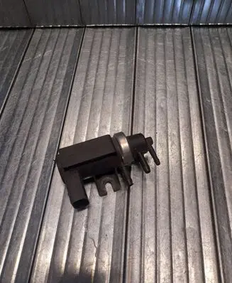 Audi A6 S6 C5 4B Turbo solenoid valve 1J0906627C 72290303