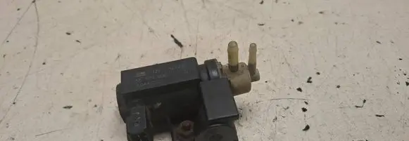 Opel Insignia A Turbo solenoid valve 70442300 10T295 55579900