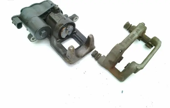 Peugeot 3008 II Rear brake caliper 9819060980