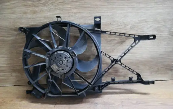 Opel Astra H Electric radiator cooling fan 0130303986 13205941