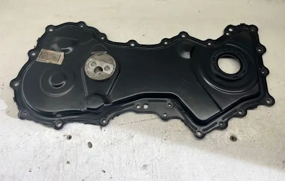Opel Vivaro Timing chain cover 8201010256 C153610 09060083