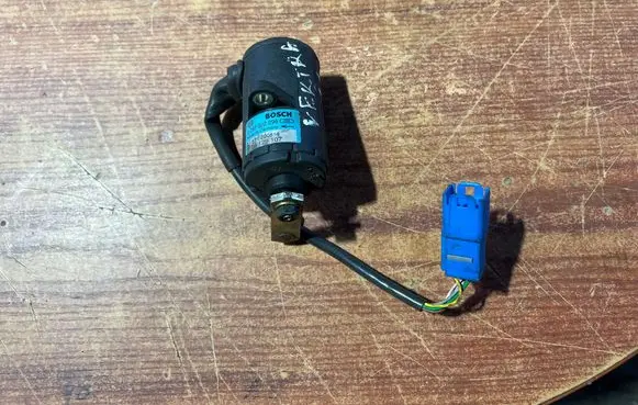 Opel Vectra B Accelerator pedal position sensor 09129107 0281002296