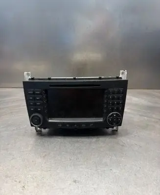 Mercedes-Benz C W203 Radio/CD/DVD/GPS head unit A2038703589 5C001451 A2038270062