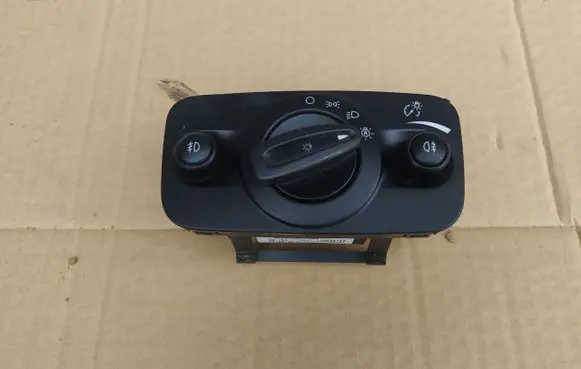 Ford Kuga II Light switch AV6T13A024EC