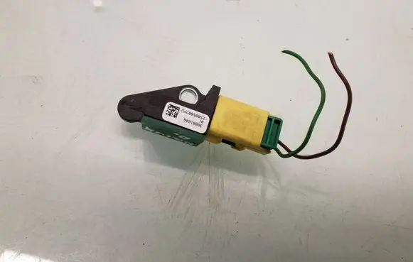 Volkswagen PASSAT B6 Airbag deployment crash/impact sensor 8K0973323S