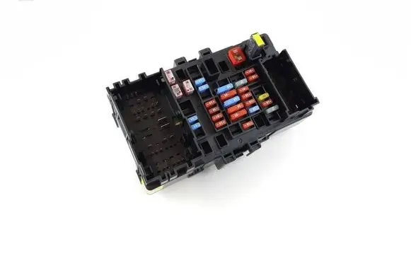 Cadillac Escalade Fuse module 84114432 826175259 A218023