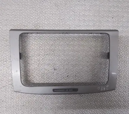 Volkswagen PASSAT B6 Radio/GPS head unit trim 318410100