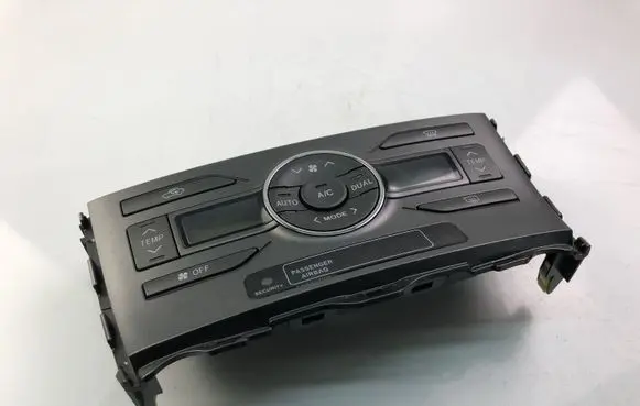 Toyota Auris 150 Climate control unit 5590002221