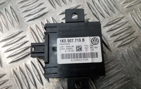 Volkswagen Golf V Alarm control unit/module 1K0907719B