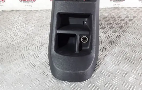 Honda CR-V Cigarette lighter trim rear 77290SWAA01020 77290SWAG032M1