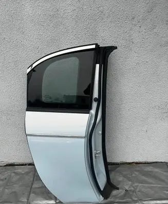 Fiat 500E Rear door