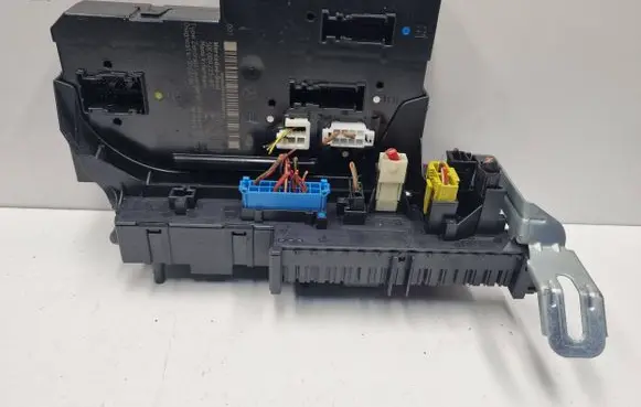 Mercedes-Benz C W204 SAM control unit A2049060105 2049060105 5DK00922589