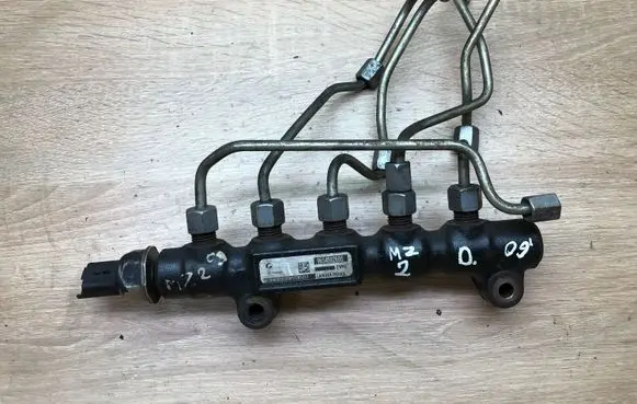 Ford Focus Fuel main line pipe 9654592680