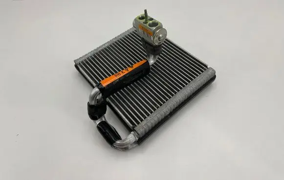 Volvo XC40 Air conditioning (A/C) radiator (interior)