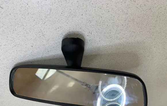 Subaru Legacy Rear view mirror (interior) E13010836