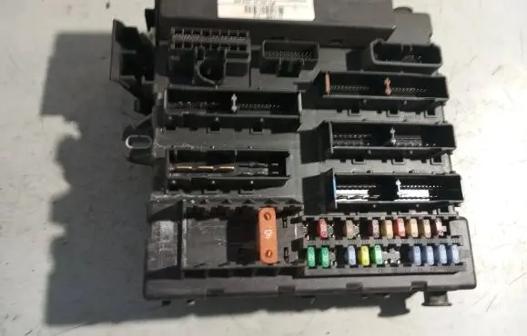 Opel Signum Fuse box set 13205777 05237691 510165008