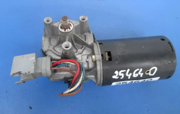 Renault Scenic I Front wiper linkage and motor