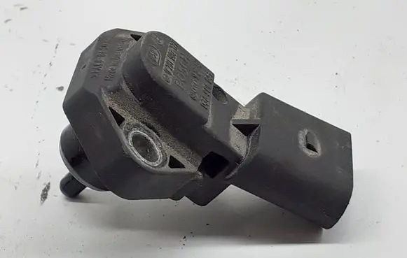 Volkswagen PASSAT B5 Air pressure sensor 038906051