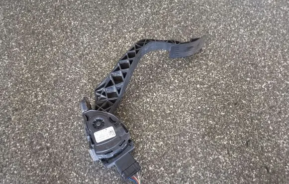 Citroen C3 Picasso Accelerator throttle pedal 9681383980