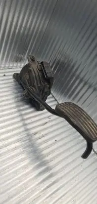 Volvo S70 V70 V70 XC Accelerator throttle pedal 9447137 9447136 9447135