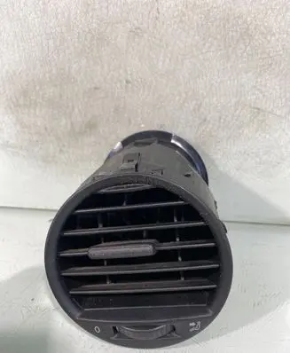 Volkswagen Caddy Dashboard side air vent grill/cover trim 2k0819703b