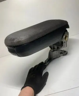 Volkswagen PASSAT B5 Armrest 3B0864273