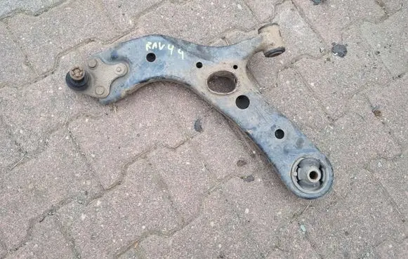 Toyota RAV 4 (XA40) Front control arm