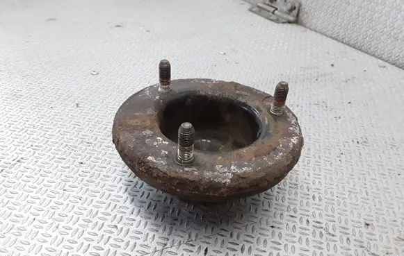 Mitsubishi Pajero Coil spring mount 