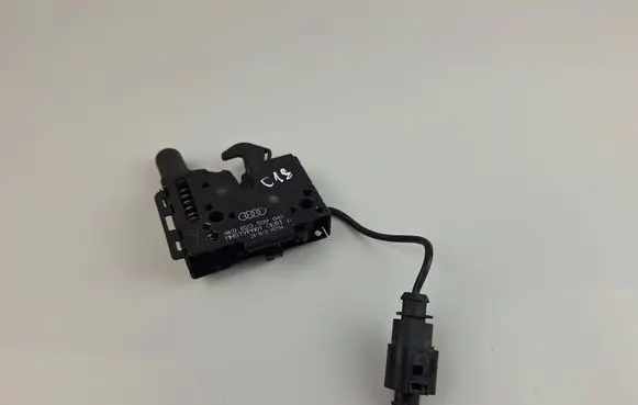 Volkswagen Golf SportWagen Engine bonnet/hood lock/catch 4K0823509