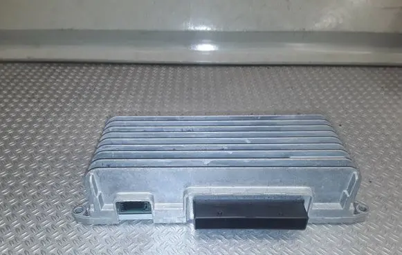 Audi A6 S6 C6 4F Sound amplifier 4F0910223H 4F0035223K