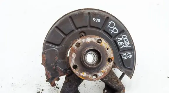 Skoda Octavia Mk2 (1Z) Front wheel hub spindle knuckle 