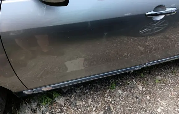 Mazda CX-7 Front door