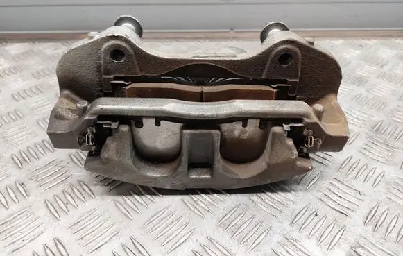 Chrysler Pacifica Front brake caliper 17986801