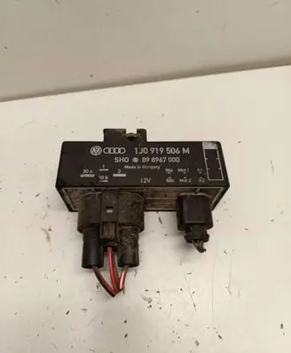 Skoda Fabia Mk2 (5J) Coolant fan relay 1J0919506M 898967000
